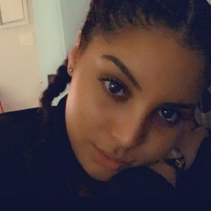 Meet your Posher, Alisha